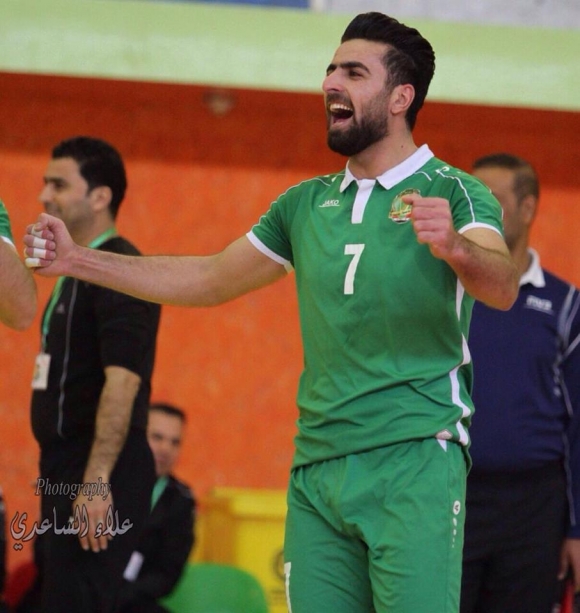 کوردێک لە یانەی شورتەوە چاوی لە نازناوی بالەی عێراقە